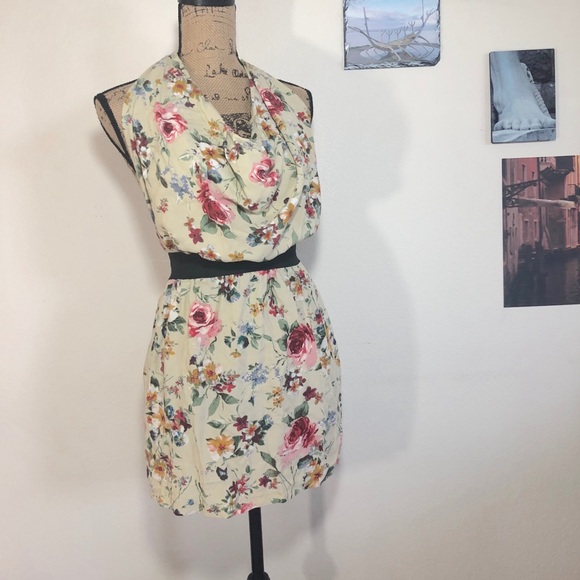 Papaya Dresses & Skirts - Papaya mini floral halter dress, Sz. M